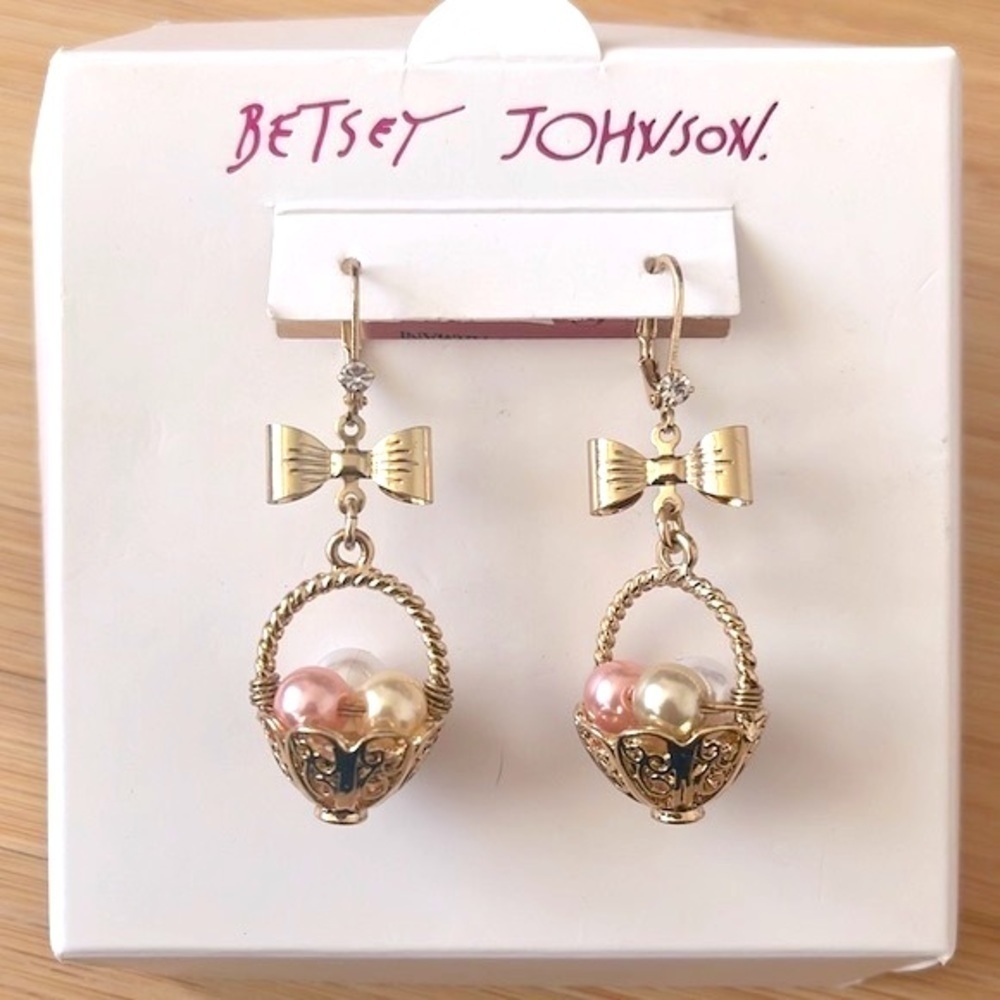 Brand New Betsey Johnson Easter Egg Basket Gold Tone Spring Bows Drop Earrings